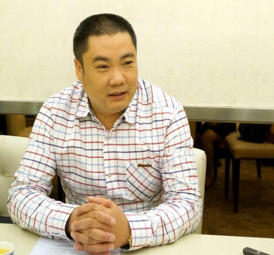 芭夯兔冯德华：我曾是农民 现在是互联网农民